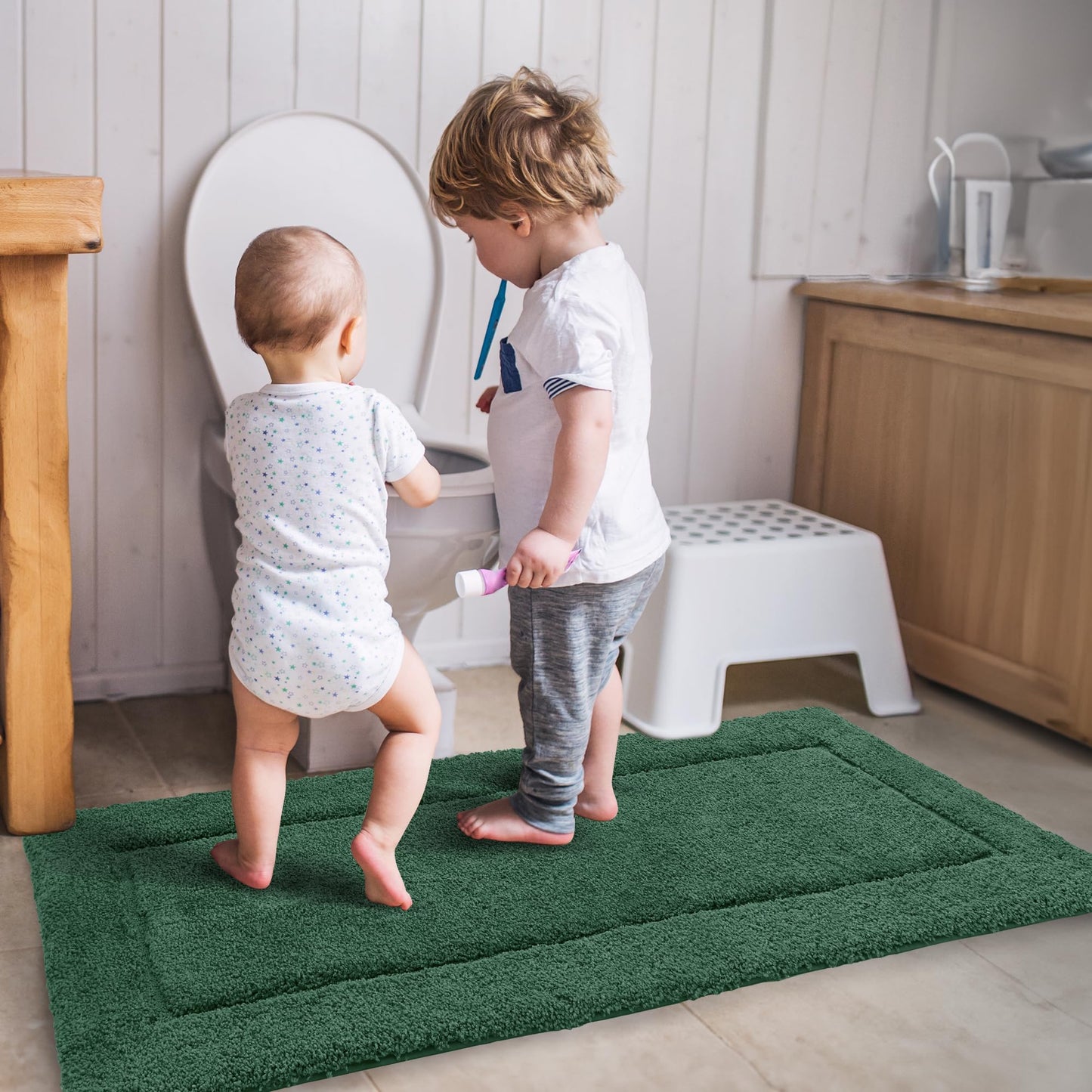 Quick Dry Plush Bathroom Rug, 24x17 Inch, White